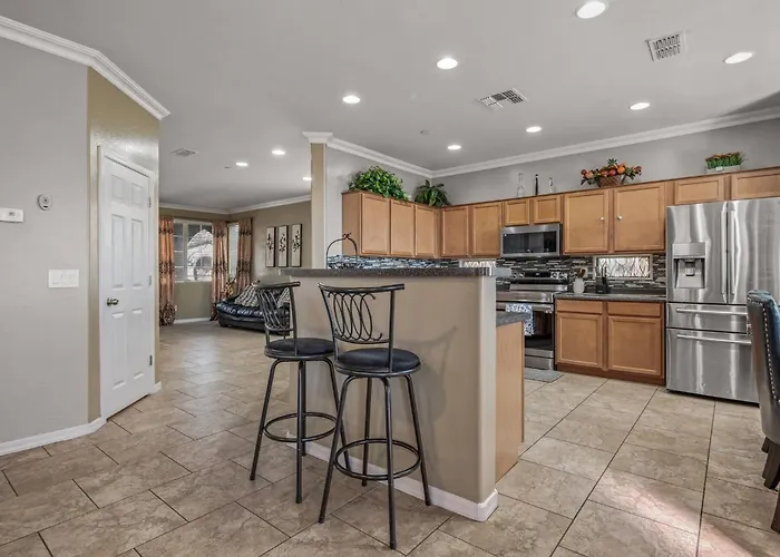 Entire In Arizona, 3br & 2.5br Avondale