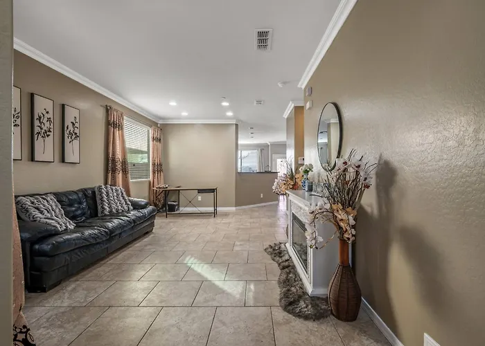 Entire In Arizona, 3br & 2.5br * Avondale